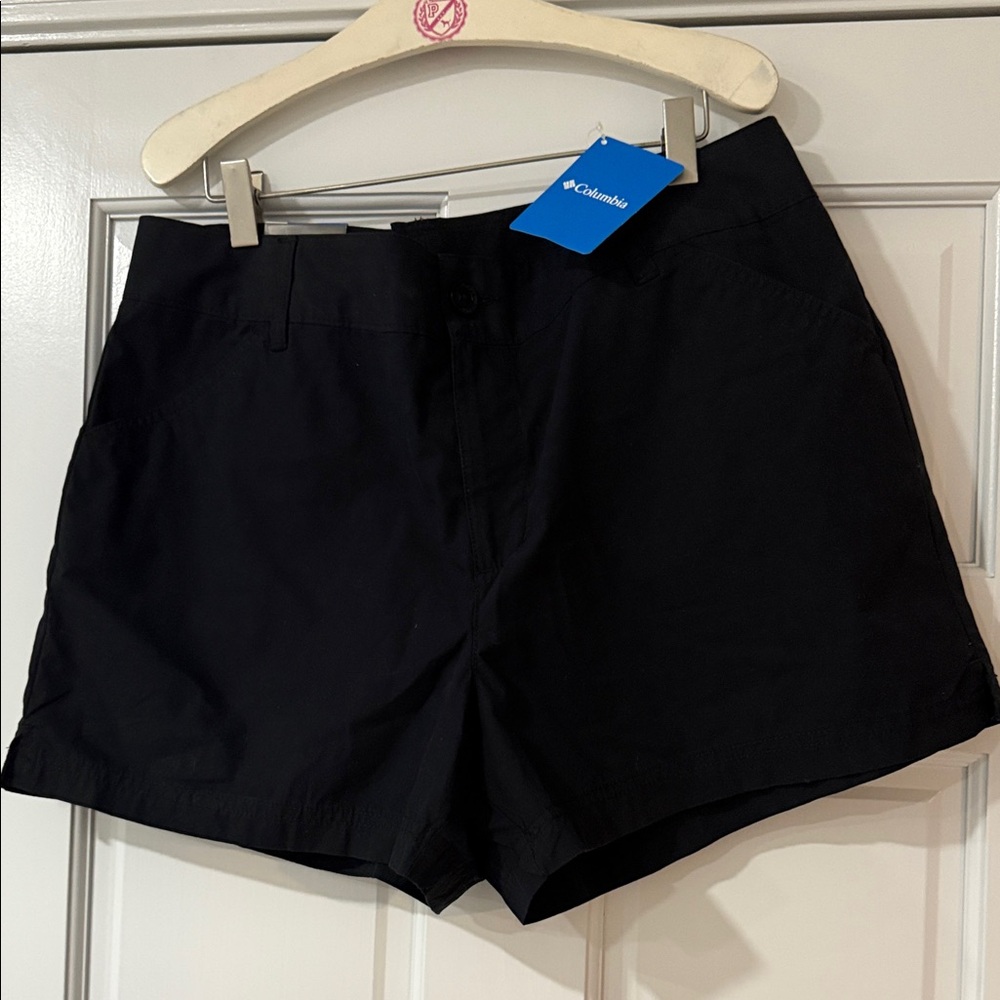 Columbia Women's Black Regular fit Shorts size XL or 16 golf 100% cotton